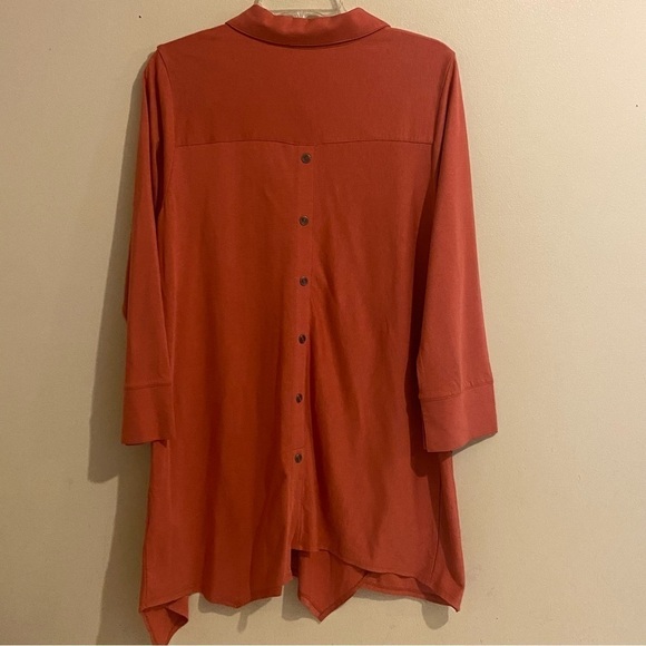 Soft Surroundings Top Womens Size M Orange/Rust  Asymmetric V-Neck Buttons - Picture 6 of 12